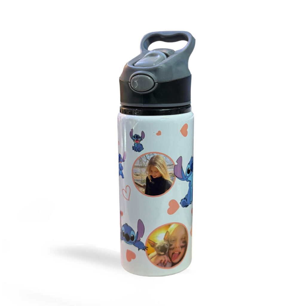 בקבוק מים עם קש בעיצוב אישי