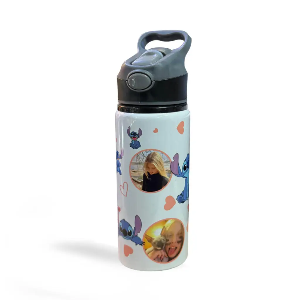 בקבוק מים עם קש בעיצוב אישי