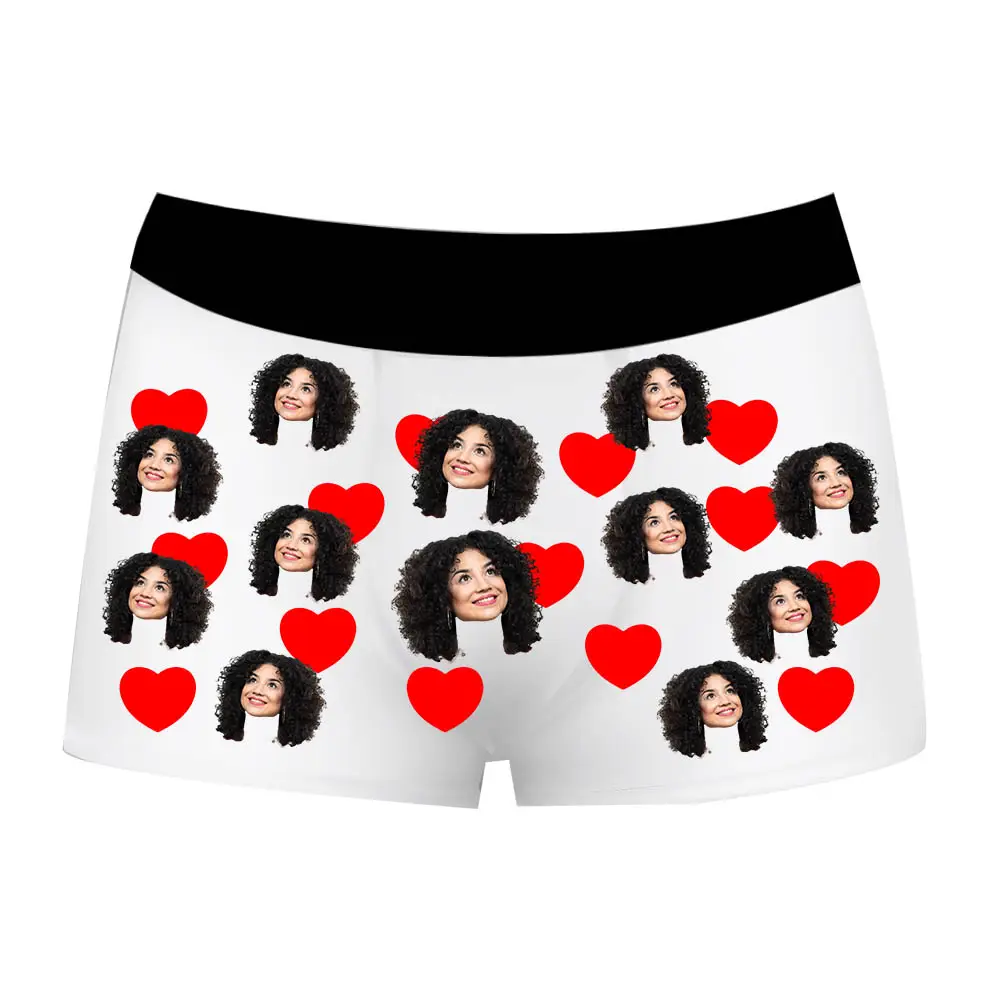 הדפסה על בוקסר בעיצוב לבבות ופרצופים